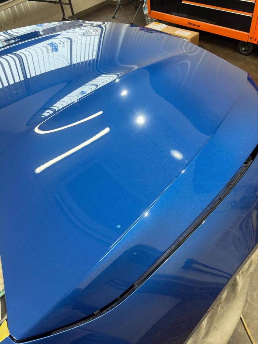 Carpenter144328's tweet photo. 洗車してもスッキリしない原因は細かい洗車傷と塗装のくすみ。
今回はボディ全体を状態別に磨き分けて塗装本来の艶を引き出しました。
洗車が楽になる
光の映り込みが変わる
触った瞬間に違いが分かる
コーティングの相談はDMからどうぞ。
＃全面磨き
#ディテーリング
#ポリッシング
#cardetailing https://t.co/tUU4L4to3L
