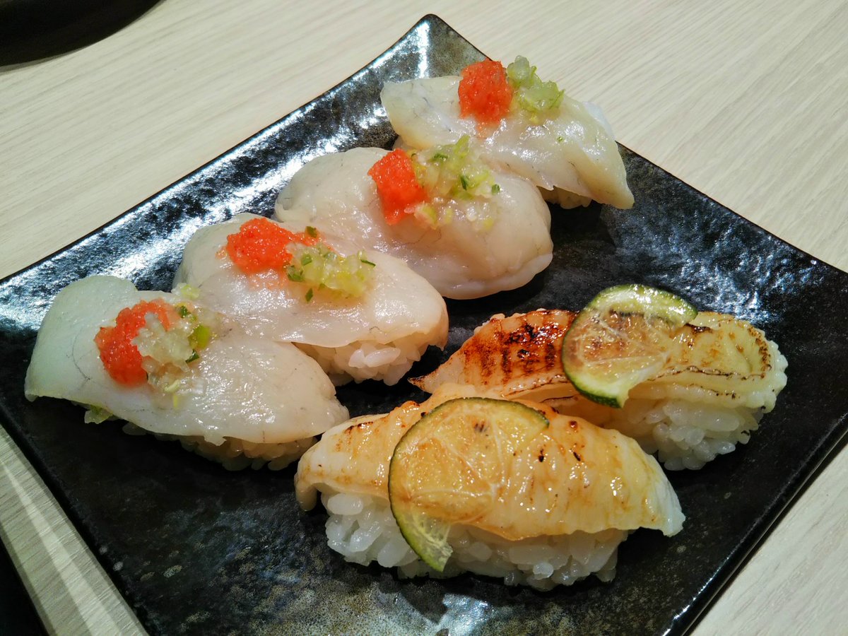 お久しぶりです🥳💖
皆様お元気でしょうか?
私は家族でSUSHI食べたりしてましたw🤤🍣
能登フグは歯ごたえもうまみも最高～♪🐡🐡🐡 