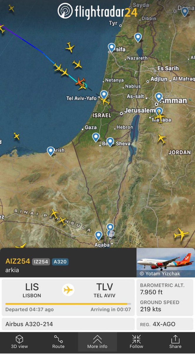 MoonCall's tweet image. 🚨 Breaking: Major airlines like Air France, British Airways, Lufthansa, and KLM are grounding flights to Israel, Saudi Arabia, Qatar, and the UAE this weekend amid escalating Middle East tensions.

Airlines are rerouting and maintaining holding patterns offshore.

This comes as…