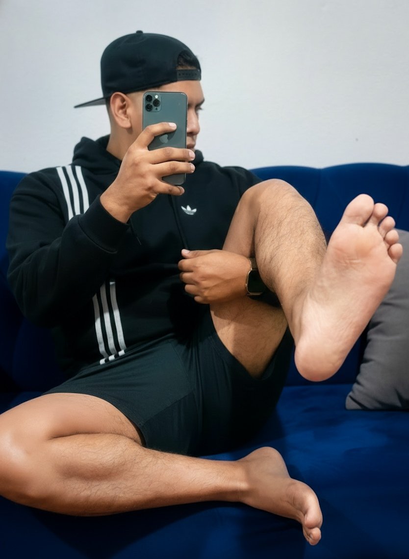 Alextrown tweet picture
