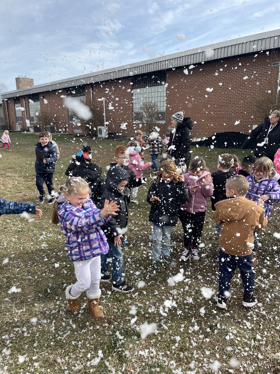 Ms. Bayles tweet media