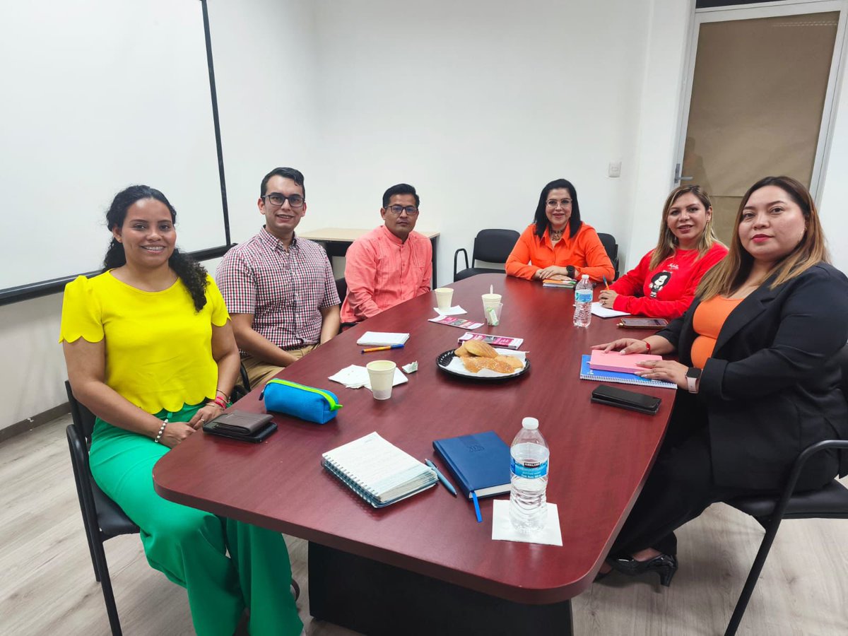 🤝 Por instrucciones de nuestra Presidenta Daniela Lily Hernández, personal de la Procuraduría del DIF Municipal de Veracruz se reunió con el Instituto Veracruzano de la Defensoría Pública para fortalecer la colaboración y proteger a los grupos vulnerables. ✨
