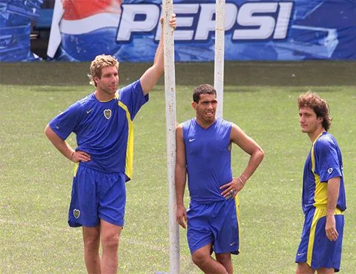 Por eso siempre 
Palermo sera el máximo ídolo de boca!!!
Cada dia mas se agiganta su figura!!! 
Vos siempre tuviste quilombo en todo los clubes!!! Van gaal, pelegrini,falcioni, maradona 
Emcambio palermo siempre fue un señor dentro y fuera de la cancha!!!!