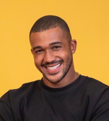 Breno: "Você tem amigos gays?"  

Matheus: "Não. Minha namorada tem."  

Breno: "Você conviveu muito com pessoas gays?"  

Matheus: "Minha namorada convive bastante, mas eu não." #BBB26