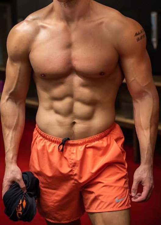 Reynolds_RP's tweet photo. Volviendo a casa después del gimnasio.

#Freerol #Sexrol https://t.co/X80CNiXm89