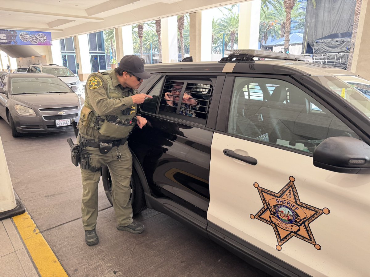 アメリカのよき友人、警察官のアンドリューが同僚連れてきてくれました。貴重な体験をさせてもらた！