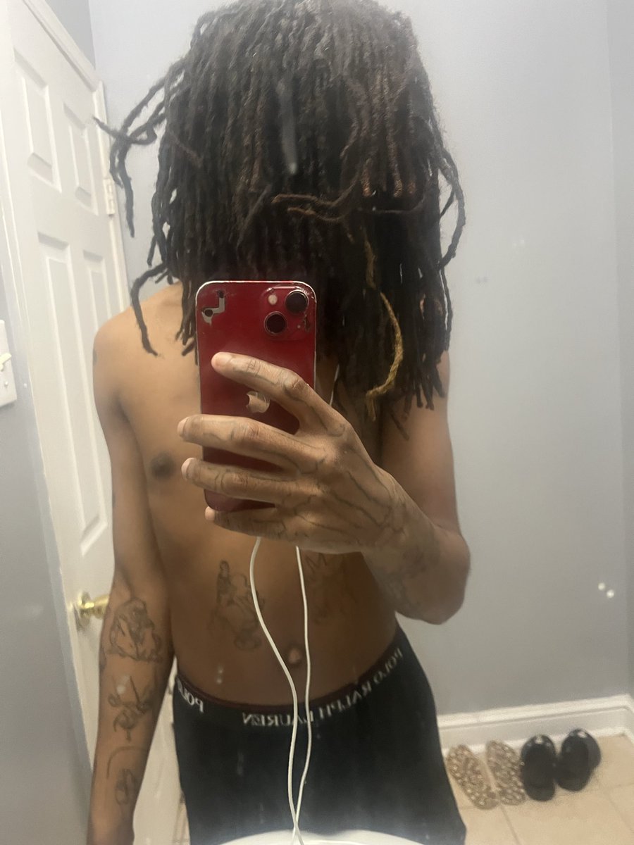 makehersayblatt's tweet image. Get tf on the ground nigga