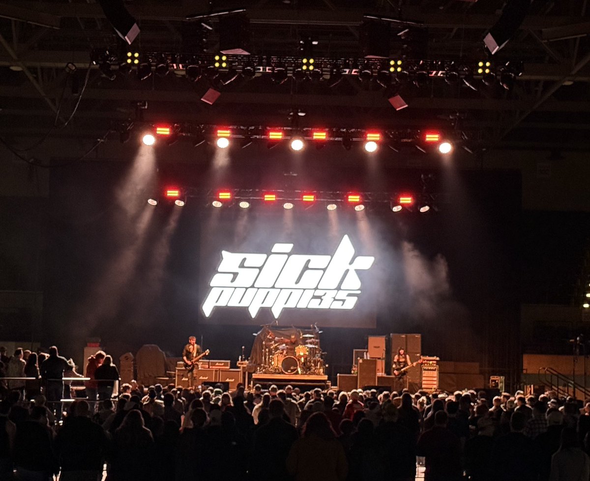 SickPuppies's tweet photo. Thanks for having us at the Riverfront Revolt tonight!! We had a lot of fun as always and appreciate the love forever 🔥
Til next time, stay warm 🥶 https://t.co/Fl9IGVyWMl