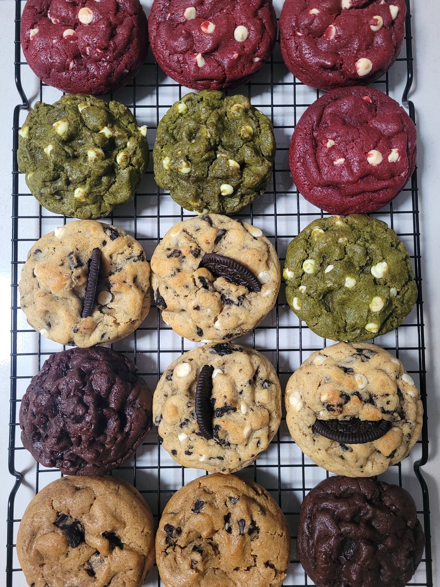 indryage's tweet photo. Lebaran tanpa hampers? Kurang afdol 😋 soft cookies favorit dalam satu box, siap dibagi ke orang tersayang 🍪✨ stock terbatas!!! https://t.co/BYzh0fybfx