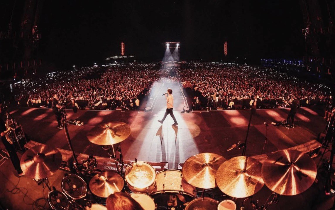 intheskywd_'s tweet image. PLEASE JUST GIVE                HOW DID I 
ME A CHANCE                         GET HERE?