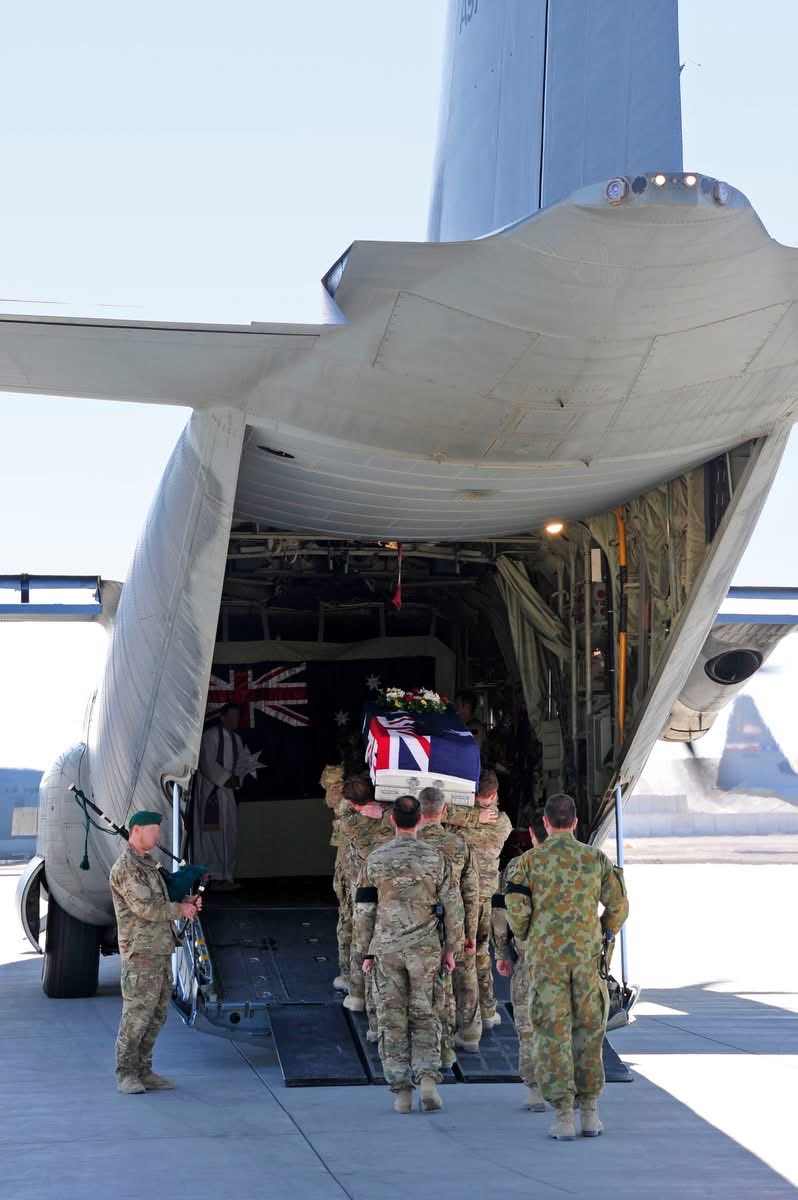 Raymartin55's tweet image. RSL: Trump’s claim that NATO troops, including 🇦🇺 “stayed back” in Afghanistan is false &amp;amp; offensive to the 47 dead, the wounded &amp;amp;  the 40,000 who served &amp;amp; their families. 
Australian forces fought on the front lines for two decades with courage and sacrifice. 
Lest we forget.