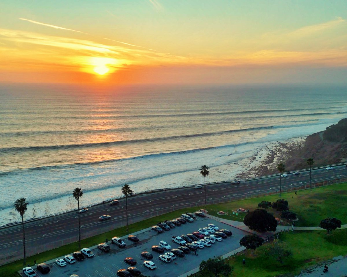 binoddhami99's tweet image. Twilight vibes…
from Los Angeles, California.

#Sandhya  #TwilightVibes
#LosAngeles #SoCal 
#OriginalMusic