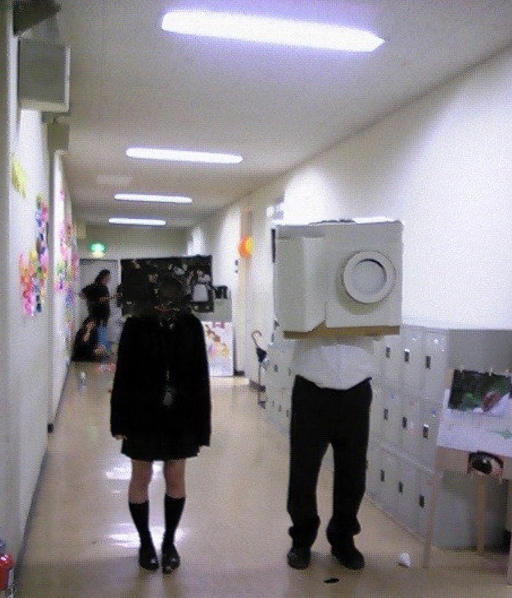 ejmfmk's tweet photo. 高校生てなにやってたっけな〜と振り返っていたら、命をかけて取り組んでいた文化祭のカメラ人間(写真部)と、製図の授業をめちゃくちゃ嫌がってるmixi日記が発掘された https://t.co/rhUamURUF0