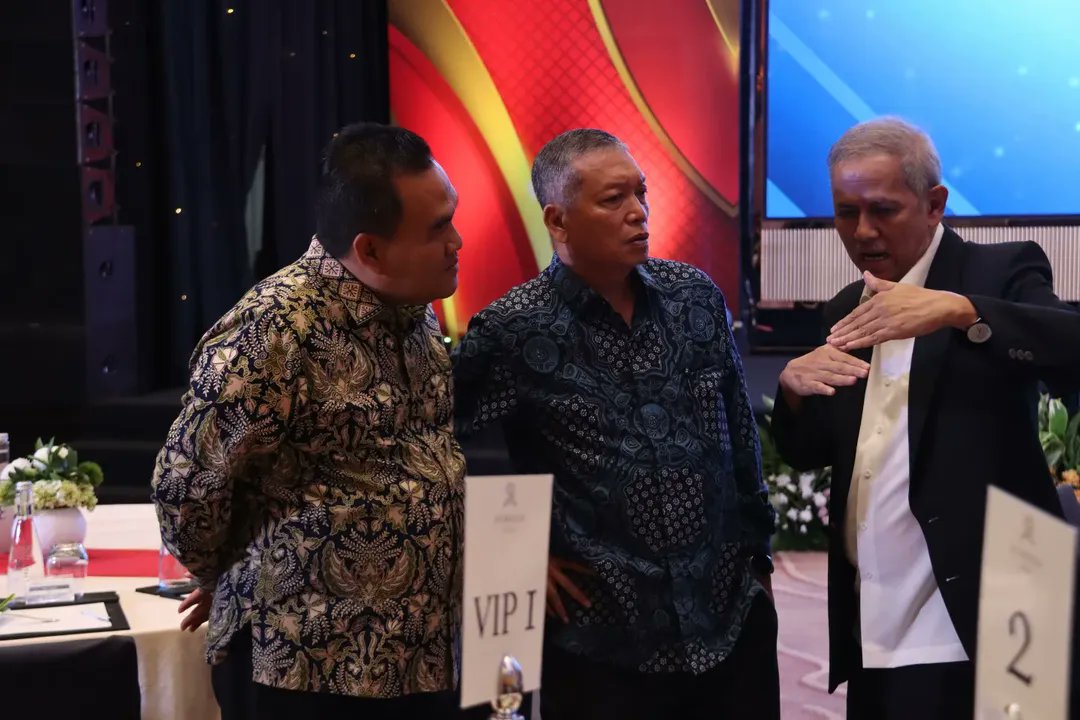 Alhamdulillah bisa hadir membersamai Menteri Kebudayaan RI, Bapak Fadli Zon <a href="/fadlizon/">FADLI ZON</a> dalam acara Exhibition Showcasing Indonesia Art and Culture : Dialog Ekonomi dan Budaya "Kekayaan Budaya Sebagai Penopang Ekonomi yang Inklusif dan Berkelanjutan". 

Yang dirangkaikan dengan
