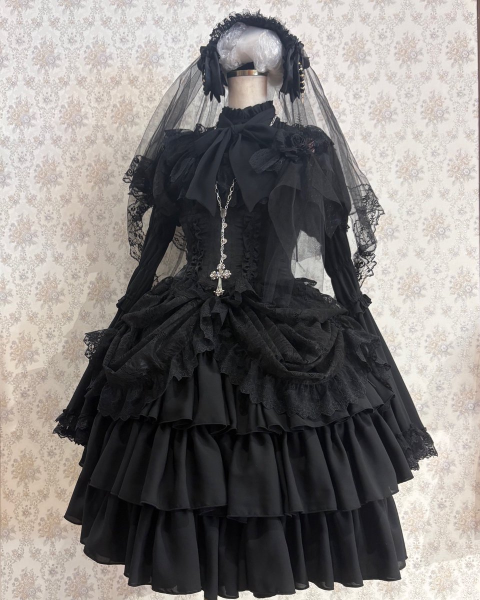 𝐀𝐭𝐞𝐥𝐢𝐞𝐫&𝐒𝐞𝐥𝐞𝐜𝐭 𝐄𝐬𝐭𝐫𝐞𝐥𝐥𝐚𝐬 (@estrellas1025