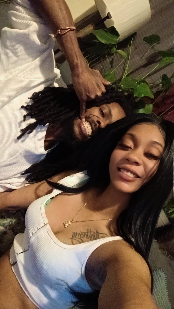 BadGalTrinidad's tweet image. 10 YEARSSSS AH STRONG! 💍🙏🏾🤎
#marriage #blessjah #reallove