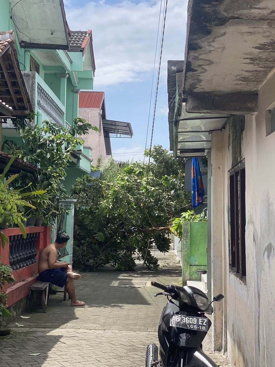 chaebbatu's tweet image. stay safe ya guys ini gang rumah ak 😭😭😭