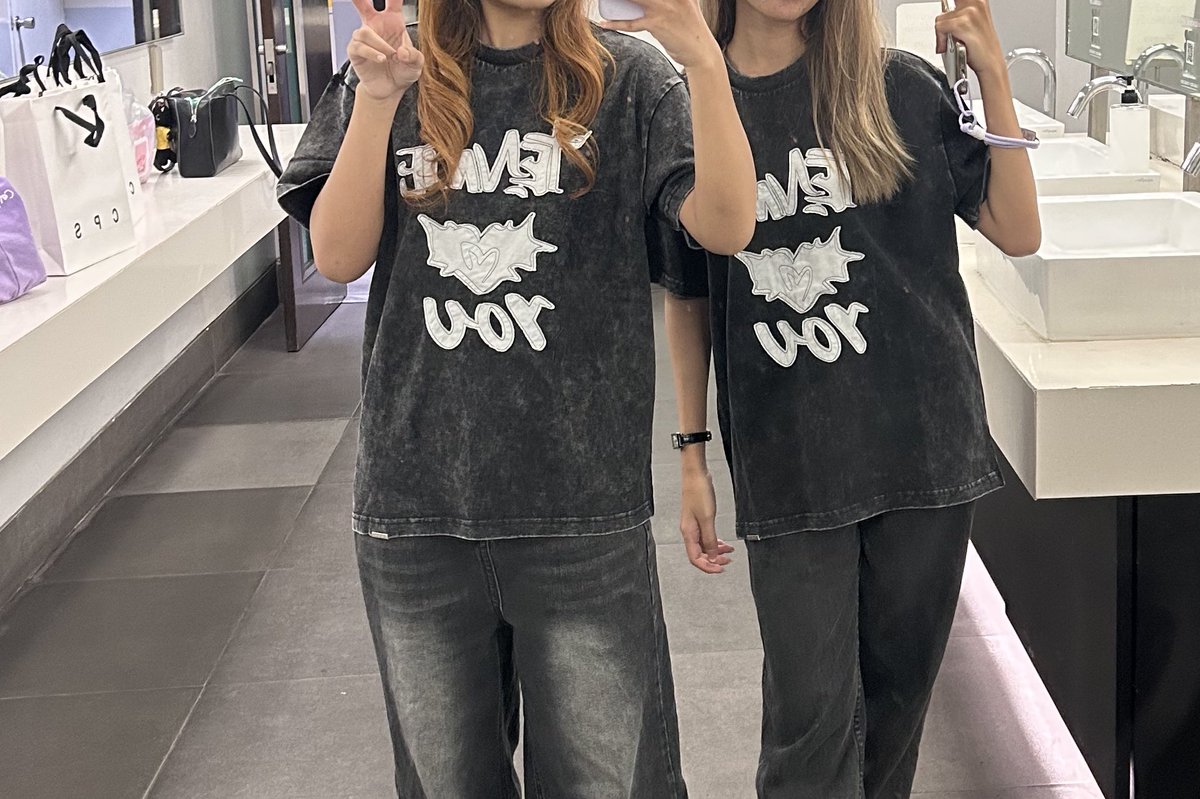 ขอมารีวิวสาขา เซนลาด ♡

เราเจอพนักงานน่ารักมาก พูดจาดีมาก ๆ บริการดีเต็มที่มากแบบคนตั้งใจบริการจริง ๆ ใครที่ไม่มั่นใจไซส์สามารถลองในร้านได้เลย พนักงานช่วยถือของด้วย แถมถามว่าสมัครสมาชิกหรือยังตลอดทาง เพราะถ้าเป็นสมาชิกได้ส่วนลด 10% โดยรวมคือประทับใจมากค่ะ ฟิน 🫶🏻💜

 #CPSxTEN