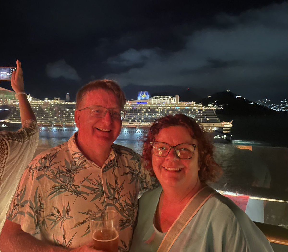 Amazing coordinated sail away from St Marteen tonight with <a href="/pandocruises/">P&O Cruises</a>  #Arvia #Iona