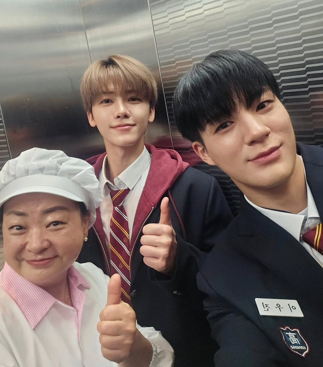 g_eneglaer's tweet image. น่ารักมากกก คุณป้าร้านต๊อกใน wind up หนิ 55555555 กับประโยคเด็ด ทั้งหมดนี่ให้นายกินคนเดียวเลยนะ 🥹😭