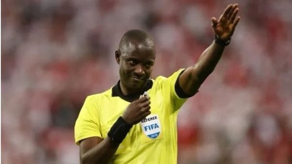 Un experienced  referee Mr. Jean-Jacques Ndala. I am not sure what qualifications they use to pick referees.