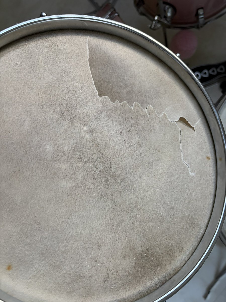 意図せず破損することはあると思うけど借り物を報告もせずそのまま放置して帰る心境とは