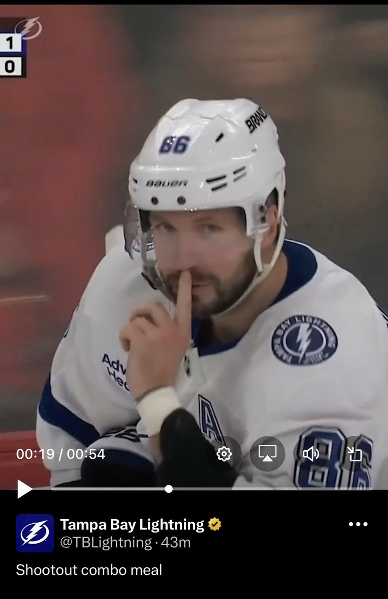 OrangeBuc's tweet photo. @NHLBlackhawks #GoBolts https://t.co/rtk2l98WrC