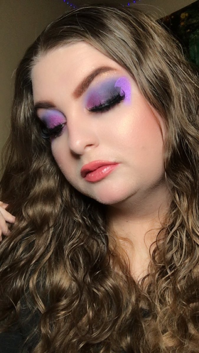 storyofshawna's tweet image. Heartbreak valentine #makeuptutorial is up on TikTok, it’s gonna be up on YouTube in the next hour :) tiktok.com/t/ZP8f4CaV3/