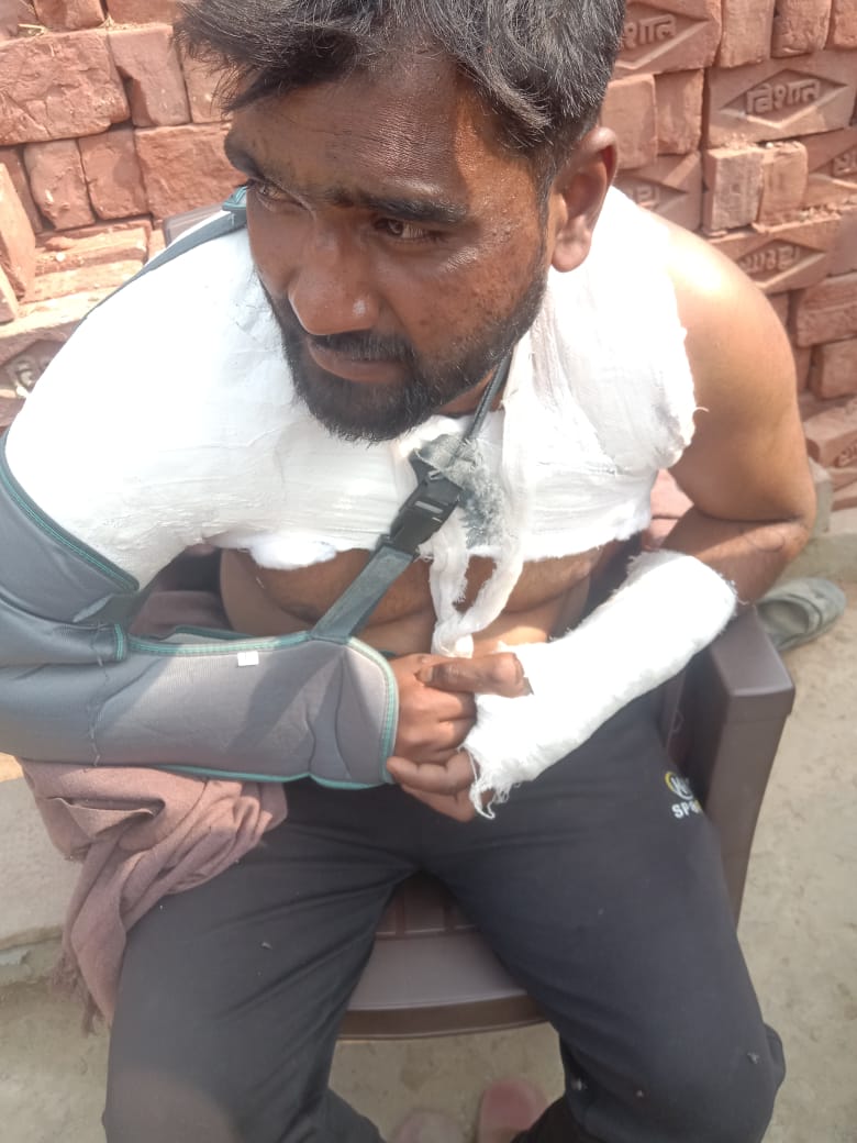 Atulpasi0181's tweet photo. मामला थाना जगतपुर रायबरेली का जहां दिनेश भट्ठे वाले के ट्रैक्टर ने एक्सीडेंट कर  गंभीर रूप से घायल कर दिया गया है, और शिकायत करने पर भट्ठे मालिक द्वारा जाति सूचक गाली धमकी देकर भगा दिया , कृपा मामले को संज्ञान में लेकर उचित कार्यवाही करें!
@Uppolice @raebarelipolice @dgpup @hrw https://t.co/DAbxdzuDL6