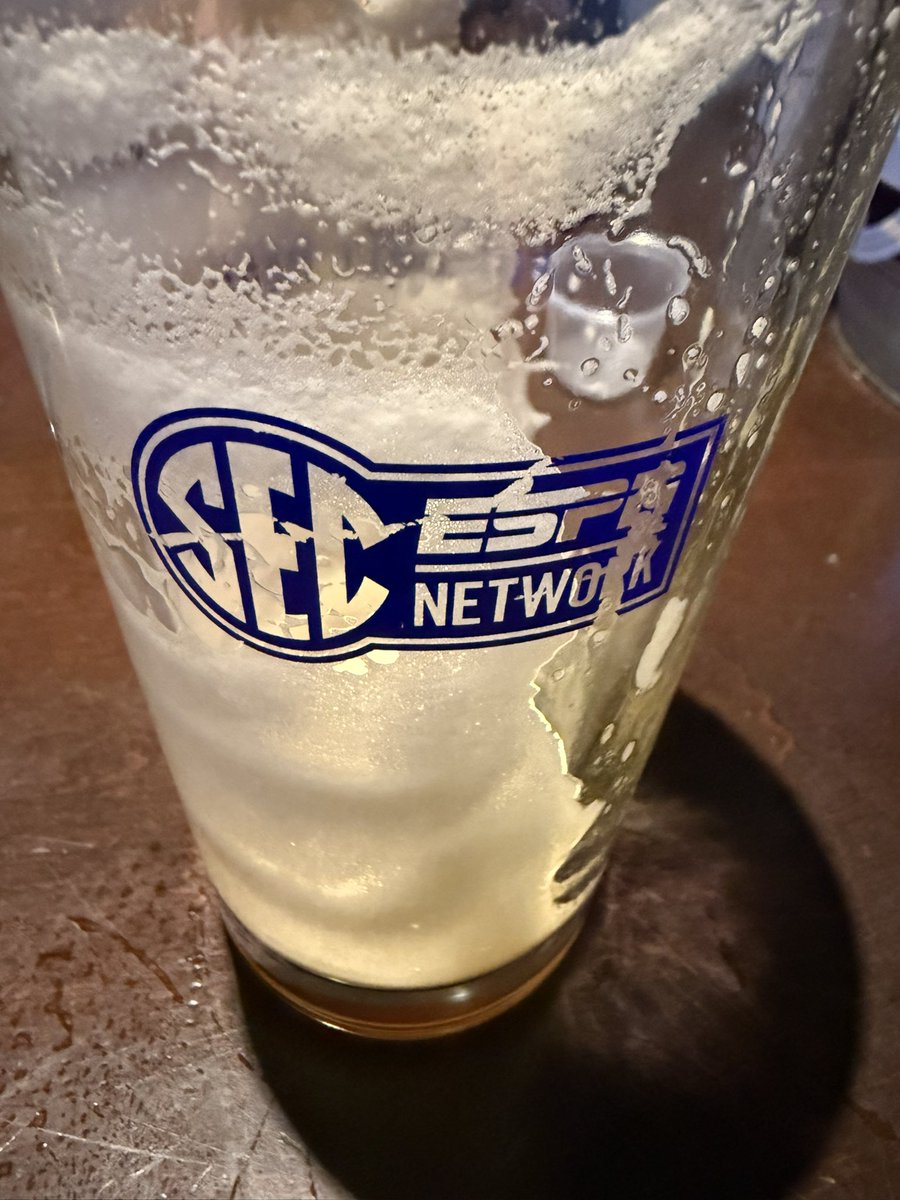 Degenerate Polo Bear tweet media