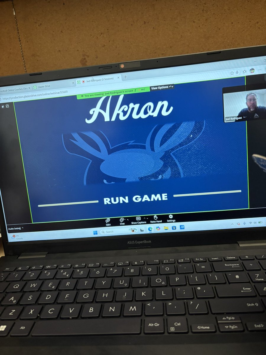 terrellcb7's tweet image. Really enjoyed @GlazierClinics Online 🏈 Clinic Day 1 with some awesome and insightful talks from @Coach_J_Rod @CoachTreLamb9 @BradAoki @CoachBLacy @CoachElkinsHSU @Coach_Lavender Really appreciate these coaches putting in their time and effort to share their knowledge!!! 🙌