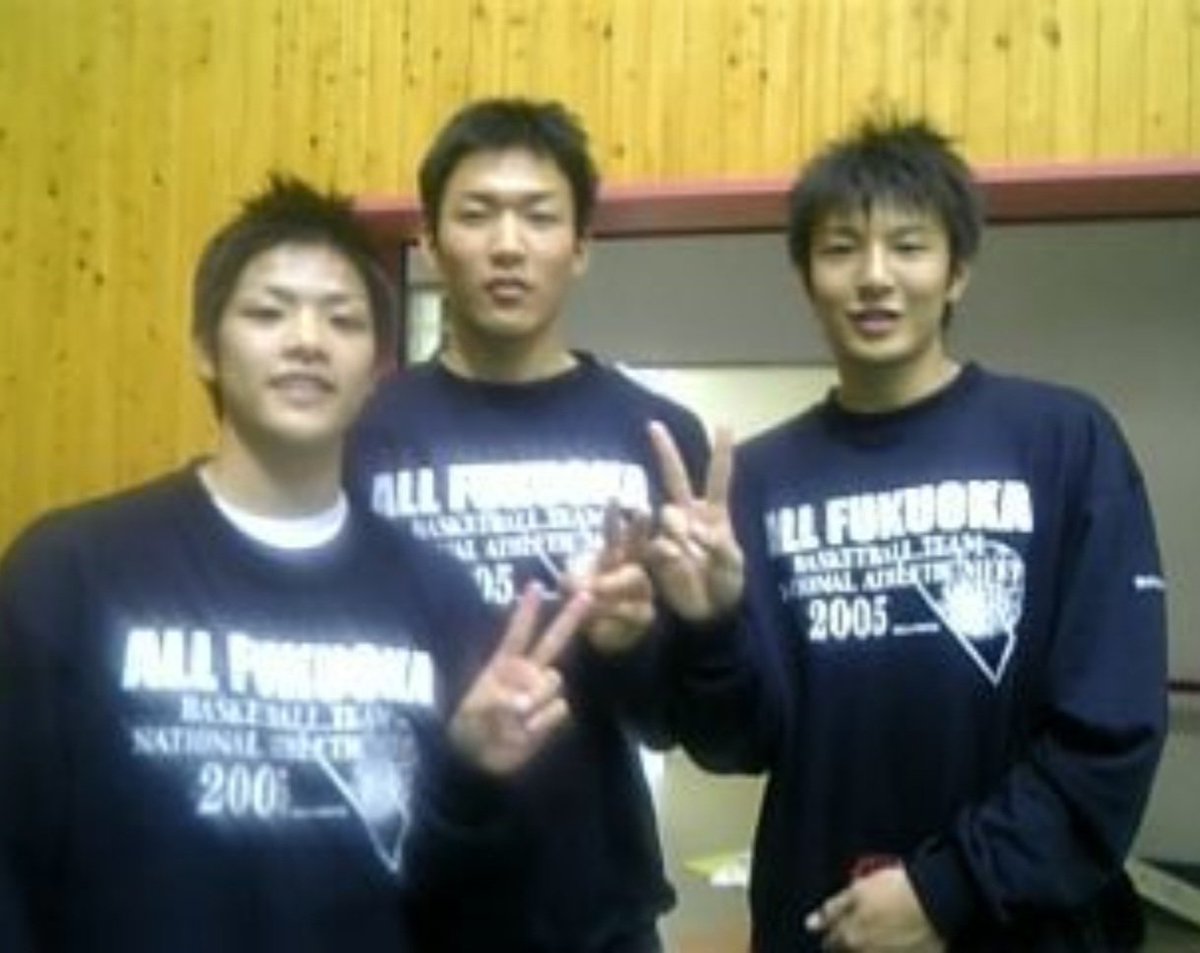 一応確認して公開したかった写真は
NGでしたが、国体のときの写真を。
みんな若い。笑