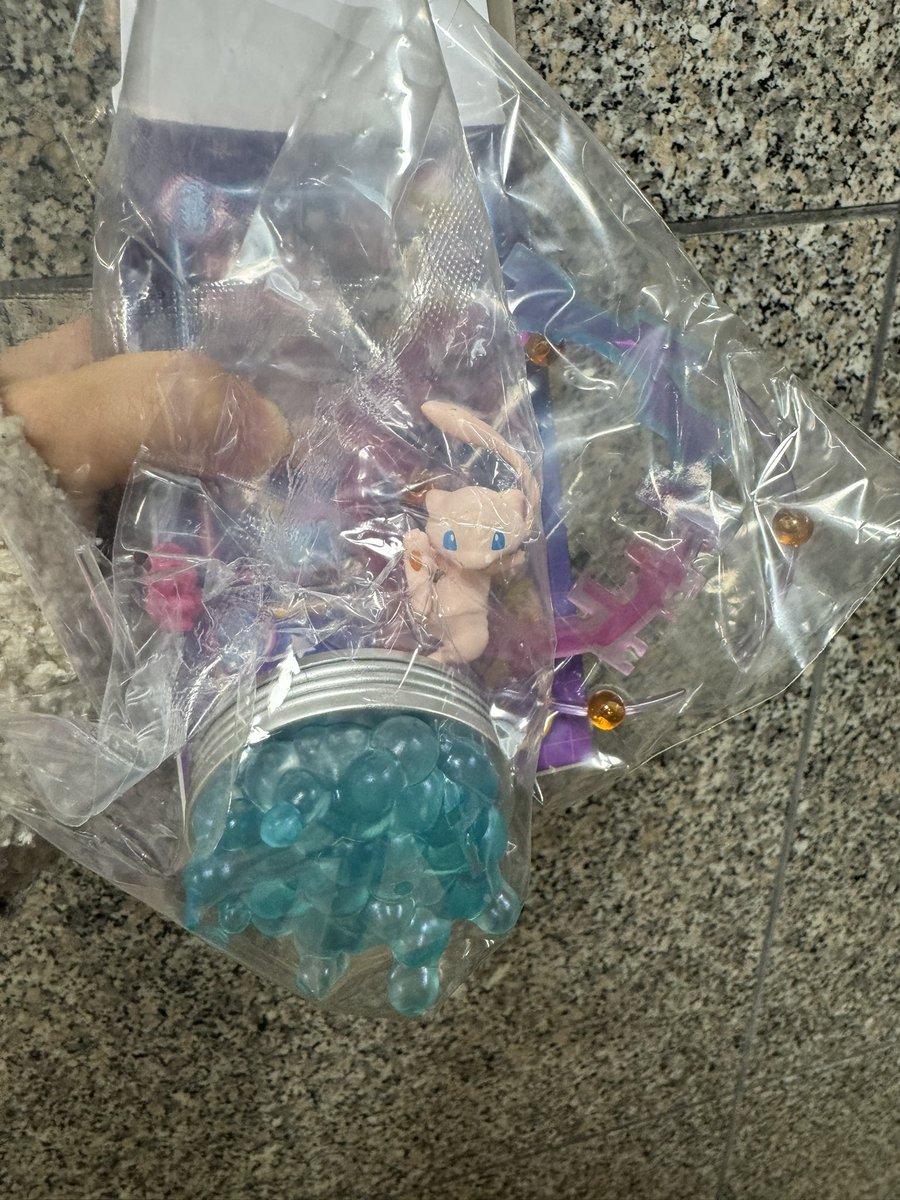 yumi__nin_'s tweet photo. @gachagacha_1124 検索より失礼致します。
当方ミュウを所持しております。
ブラッキーとの交換可能でしょうか？ https://t.co/ONjURQwRRG