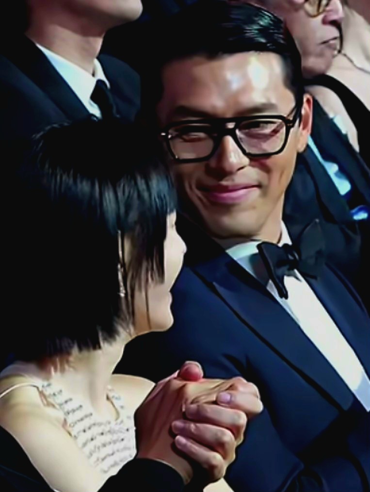 booyaheyheyheyy's tweet photo. All the money and fame in the world won't love you with a love like this 😘
#binjin https://t.co/TGnBZeVdYQ
