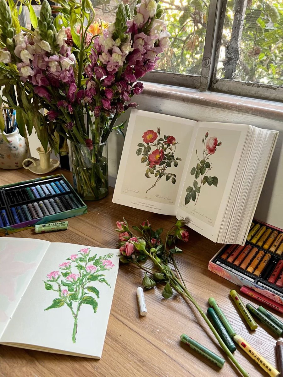 ohnosheknows's tweet image. florals and prints