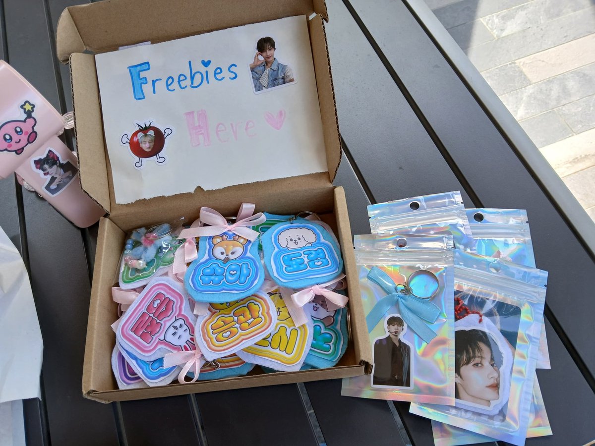 Helloooo got some freebies to be given out #bss_flyhigh .. feell frreee to take one! 🩷