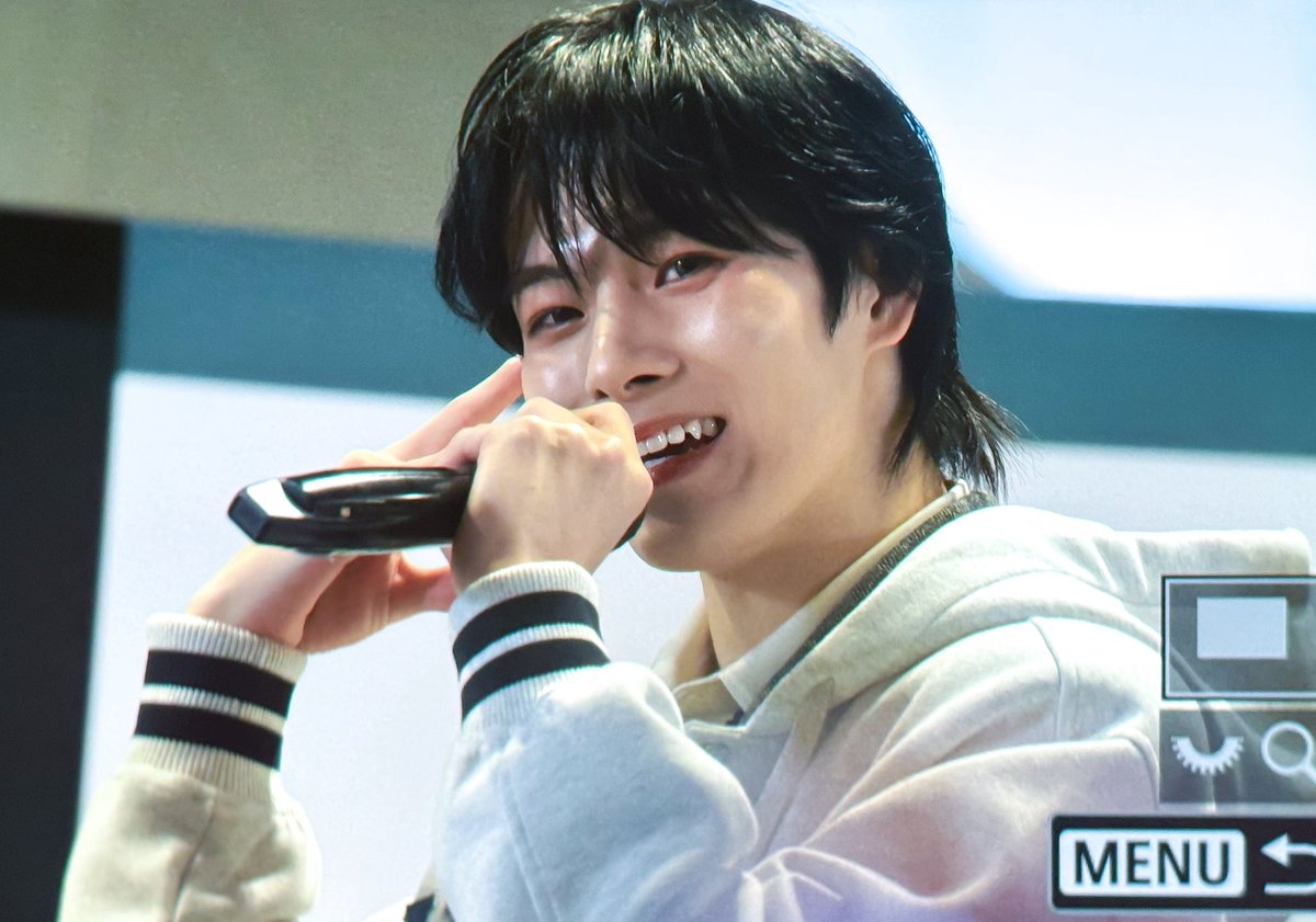Ayu_gif's tweet photo. 260124 DXTEEN 福田歩汰  
両片想い  pre.

📍 東京・汐留シオサイト地下歩道

#福田歩汰 #DXTEEN  
#DXTEEN_HeartBeat https://t.co/HUlxjEl6tw