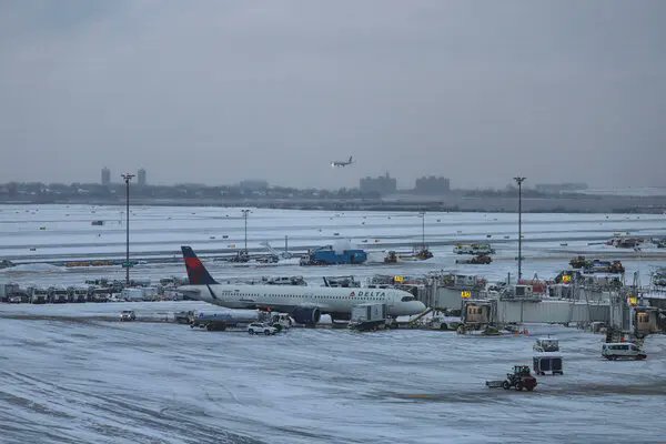 Over 3,000 flights have already been cancelled across North America from this winter storm.

With joinprobable.com, you can hedge your flight getting cancelled - or recover part of your losses after it does -using prediction markets.

Don’t just hope you make it. Hedge the