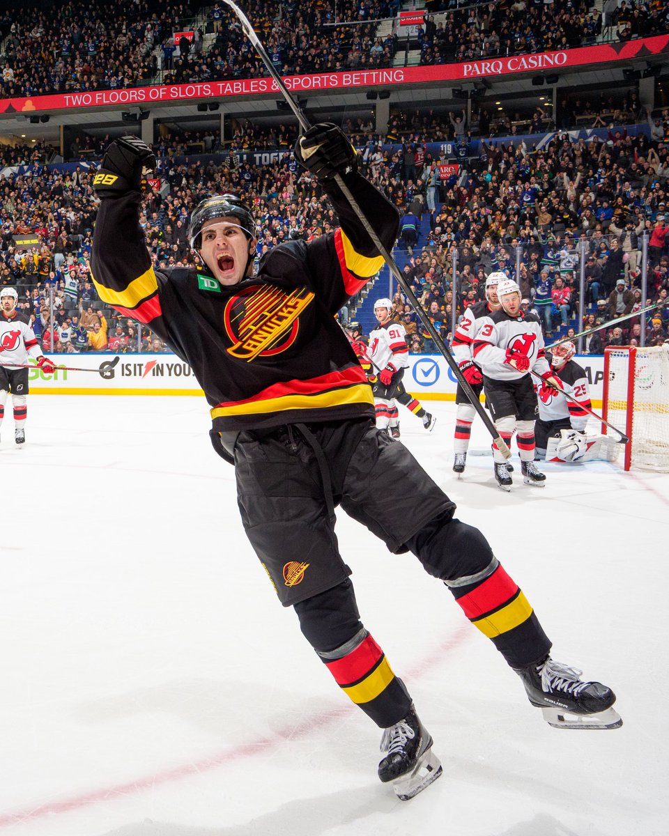 Canucks's tweet photo. First goal in front of the home crowd.⚡️ https://t.co/Pwt4DqK4Ez