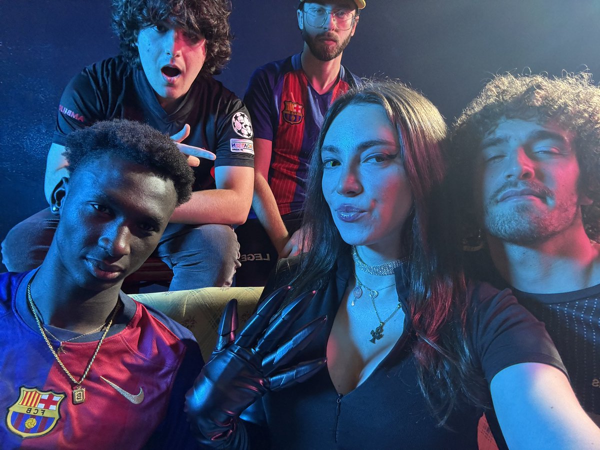 Mia Skylar tweet media