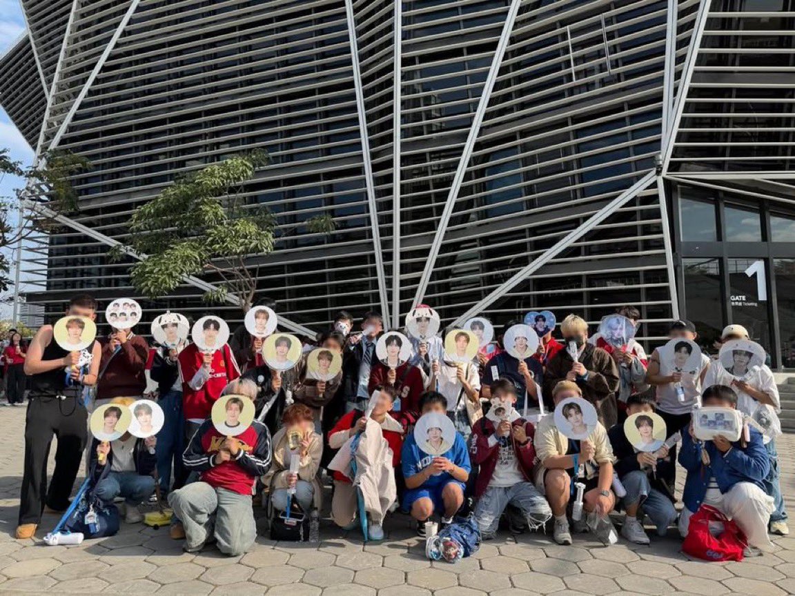 doroongbloom's tweet image. Damn the TWS fanboys squad!!!!!