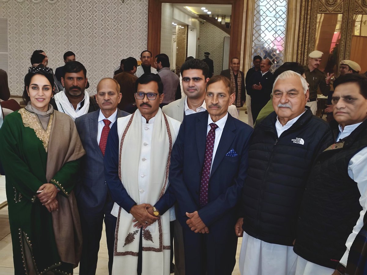 आज फरीदाबाद में सोहना-तावडू विधानसभा से कांग्रेस के वरिष्ठ नेता श्री शमशुद्दीन शम्स व उनके ऊर्जावान बेटे व अपने भाई <a href="/ShaheenShamsINC/">Shaheen Shams</a> के छोटे भाई जहांगीर बदर की शादी समारोह में शिरकत करने का अवसर प्राप्त हुआ।

परिवार से मिली मेहमानवाजी और सम्मान के लिए दिल से धन्यवाद व नवविवाहित