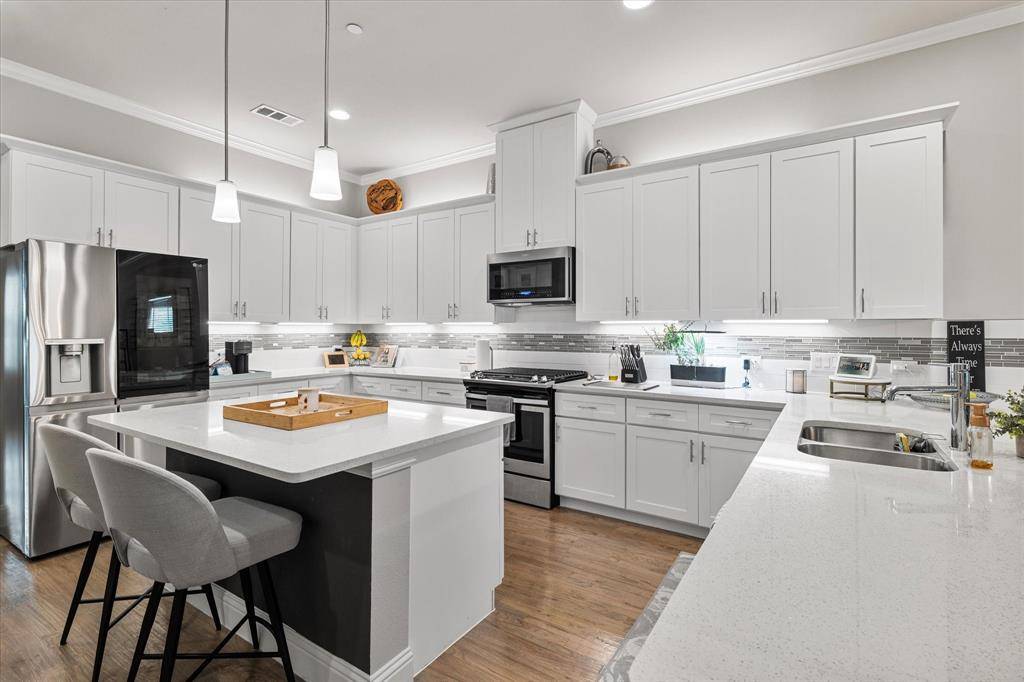 OnDemandDFW's tweet photo. New Listing Price: $759,900
6013 Page Street, Frisco, TX 75034 is a fantastic property with 4 bedrooms and 4.0 bathrooms.
See more here: https://t.co/IaTKkvSKrg https://t.co/k636Iys7b1