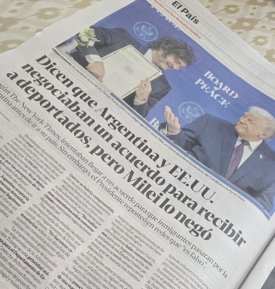 Nos obligan a creerle a uno de estos dos locos de mierda...
Y como solemos decir, elijo creer y le voy a poner una ficha a nuestro loco de mierda.