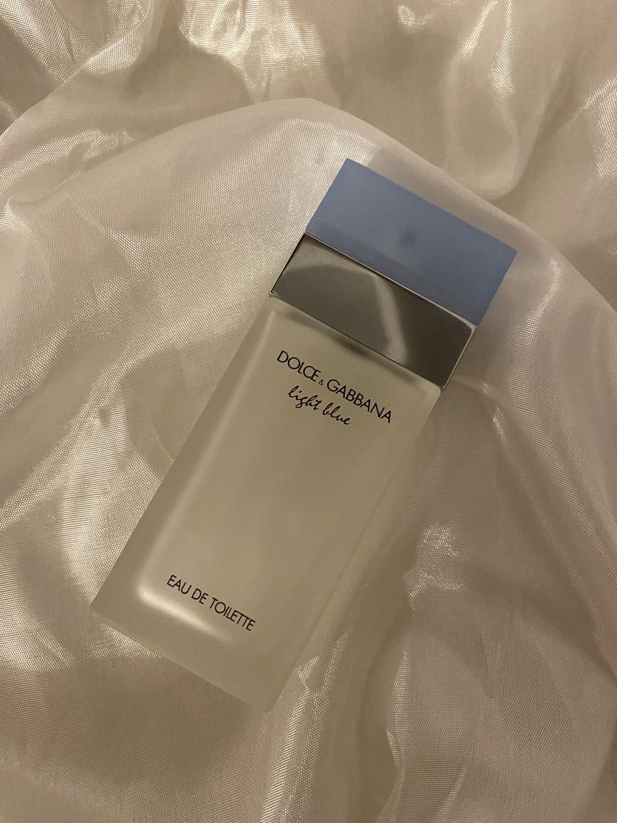 الريحة الحلوة اللي تشمينه مع البنت وتسالينها ايش حاطه ويطلع هذا العطر