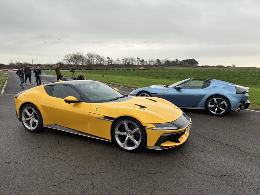 tifff_tv's tweet photo. Fun day out  and a million pounds worth of Ferraris!! https://t.co/p1vb7KEbf9