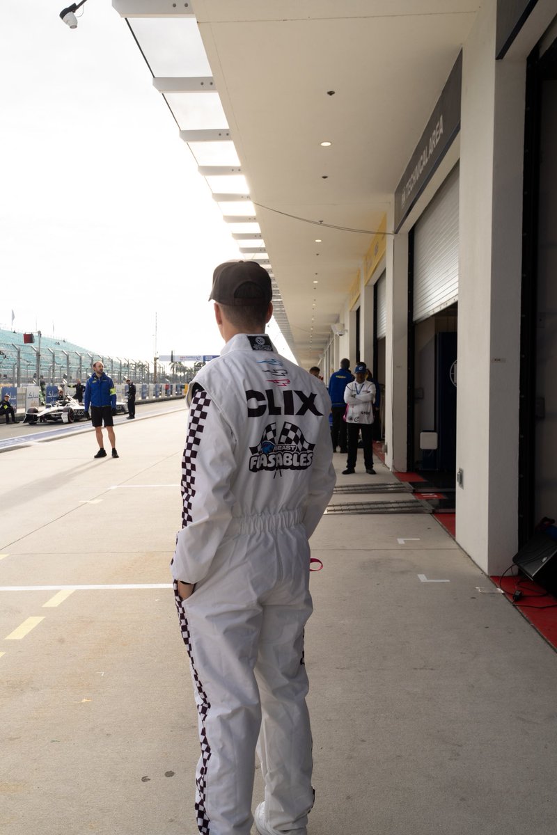 clixprivalt tweet media