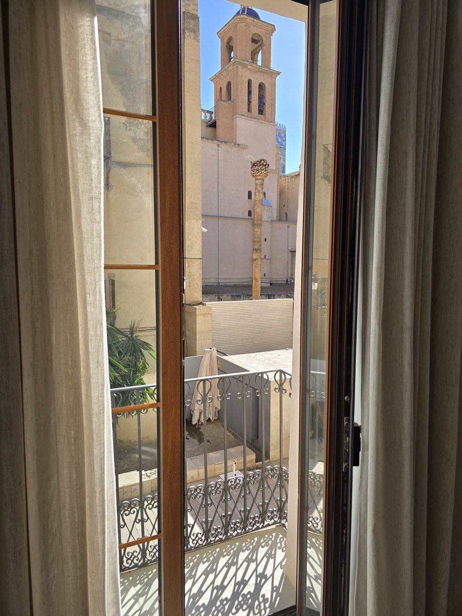 Kitman80's tweet image. Could get used to Friday night games! 😁☀️