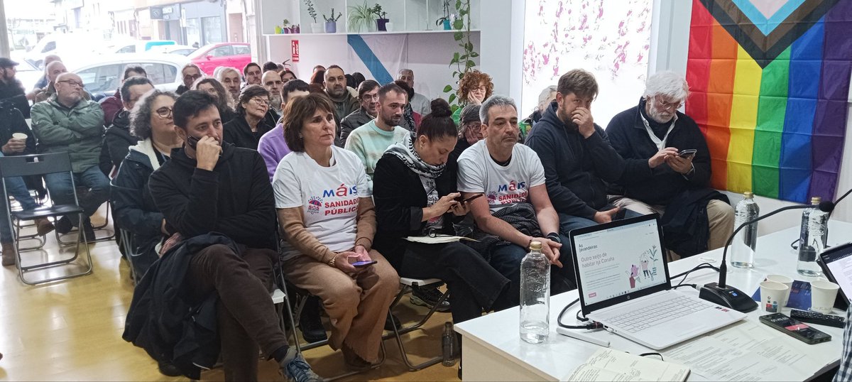 Podemos_Galicia's tweet photo. Hoxe abordamos a catástrofe habitacional con compañeiras doutros territorios e colectivos sociais. Fronte a quen apoia a especulación e os paraísos fiscais para os rentistas, defendemos medidas que protexan ás inquilinas, regulen o prezo do alugueiro e poñan fin a este roubo. https://t.co/2dHAst9r5X