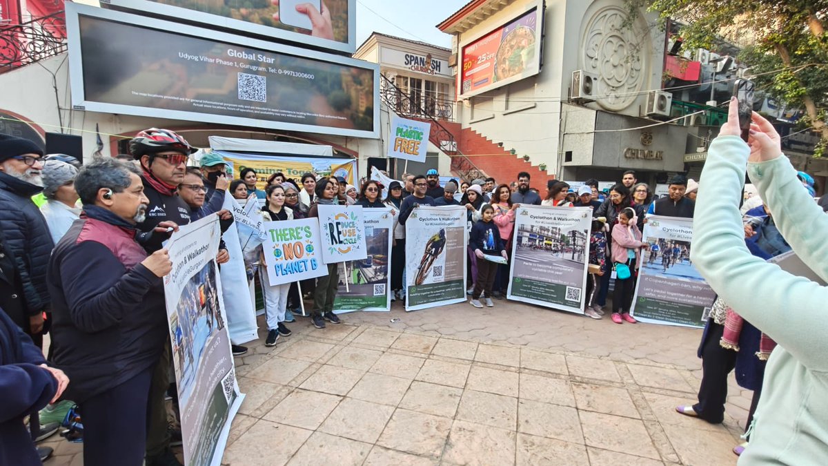Fabulous coming together of hundreds of residents of Gurugram for a #DustfreePollutionFreeLiveableGurgaon #WalkableCycleableRoads #CleanGreenGurugram 
<a href="/DC_Gurugram/">DC Gurugram</a> <a href="/pcmeenaIAS/">PC Meena</a> <a href="/OfficialGMDA/">GMDA</a> <a href="/MunCorpGurugram/">MCG</a> <a href="/cmohry/">CMO Haryana</a>